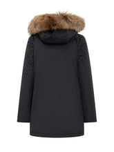 Parka Woolrich nero con cappuccio in pelliccia - Abbigliamento Donna | $store$