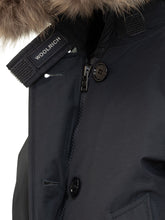 Parka Woolrich nero con cappuccio in pelliccia - Abbigliamento Donna | $store$