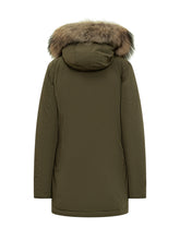 Parka Woolrich verde con cappuccio in pelliccia - Abbigliamento Donna | $store$