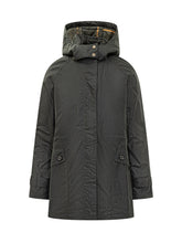 Barbour Parka Nero Cerato con Cappuccio - Abbigliamento Donna | $store$